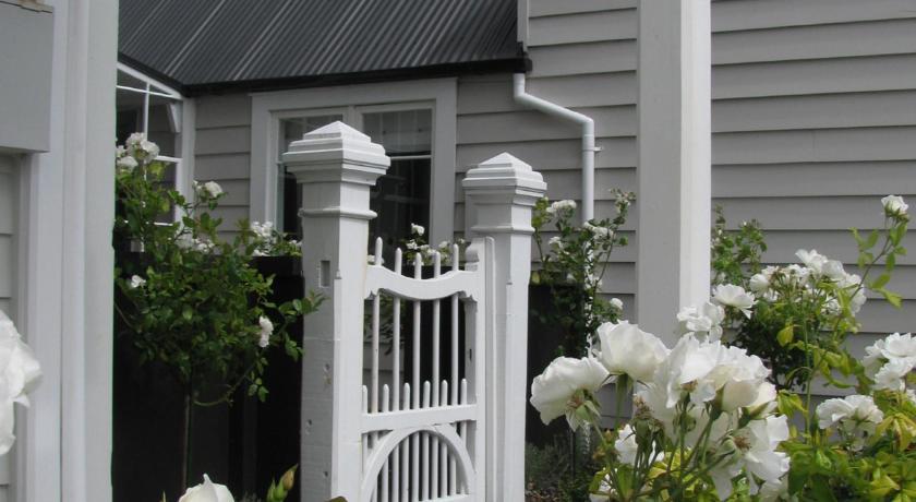 Historic Colenso Cottage Napier Room photo